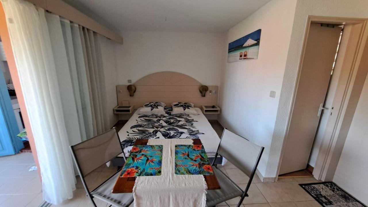 Studio Plage De L'Anse Caritan Sainte-Anne Exterior foto